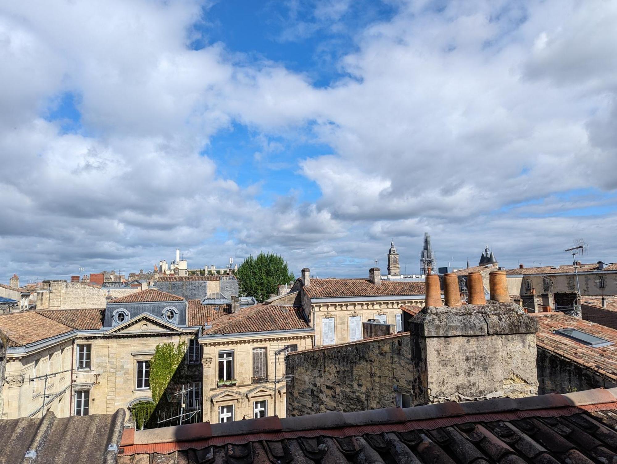 Lumineux Appartement Sous Les Toits A Pey Berland Bordeaux Esterno foto